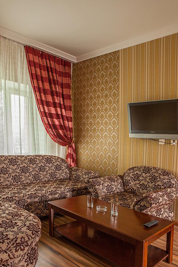 Hotel Topaz Astana Eksteriør bilde